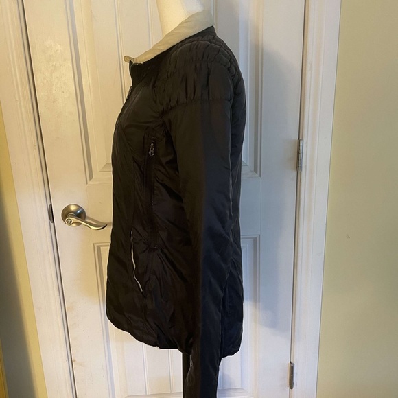 ❤️SOLD❤️Lululemon women’s reversible jacket - Picture 3 of 5